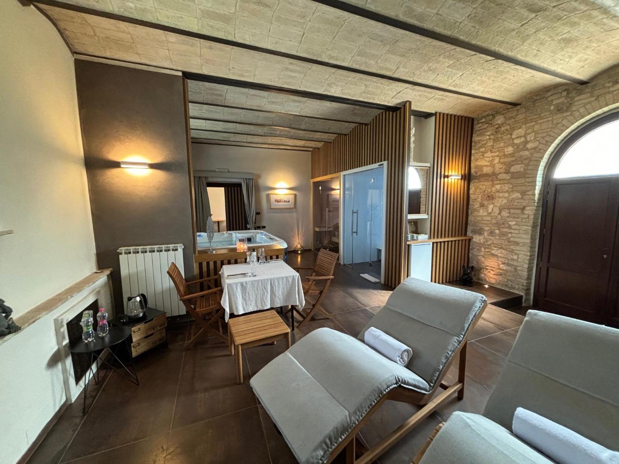 Borgo Degli Angeli Resort E Spa San Vitale Bagian luar foto