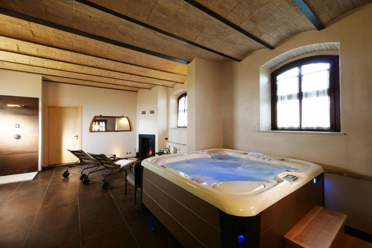Borgo Degli Angeli Resort E Spa San Vitale Bagian luar foto